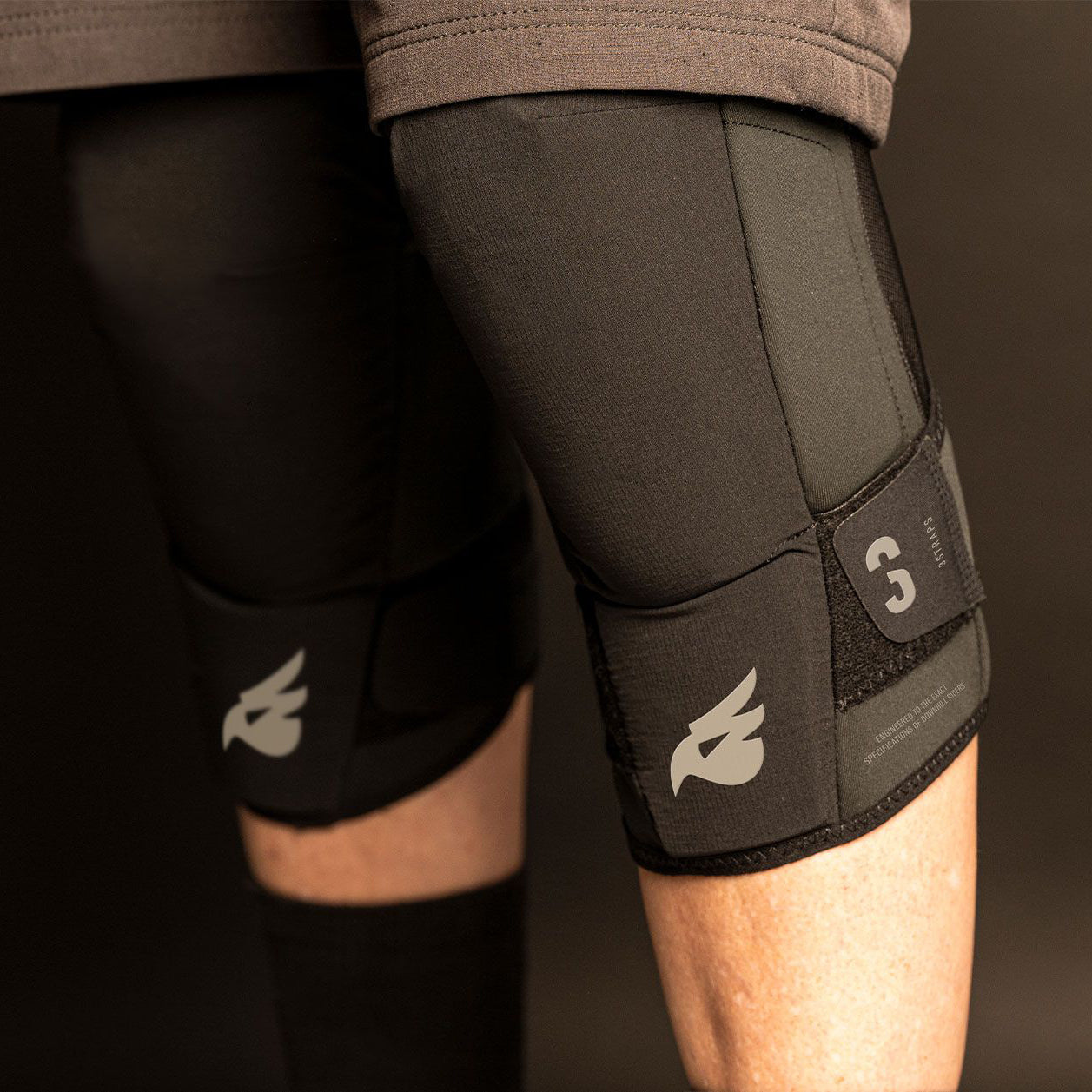 BLUEGRASS 3 Straps Kneepads
